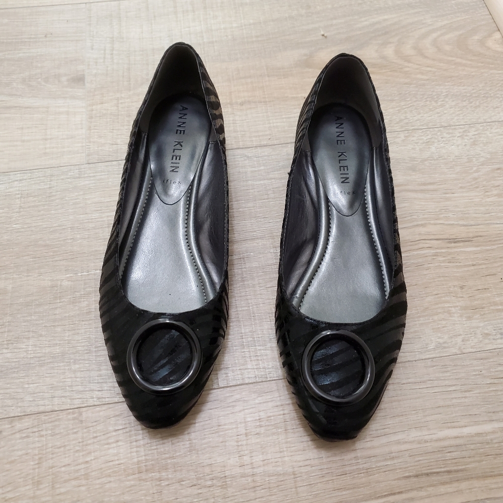 Anne Klein Womens Black Ohare Flats Size 7.5